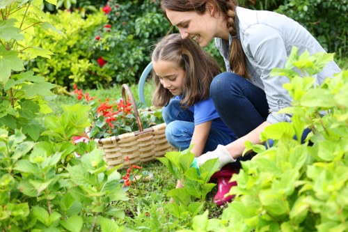 Booking and payment terms for gardeners